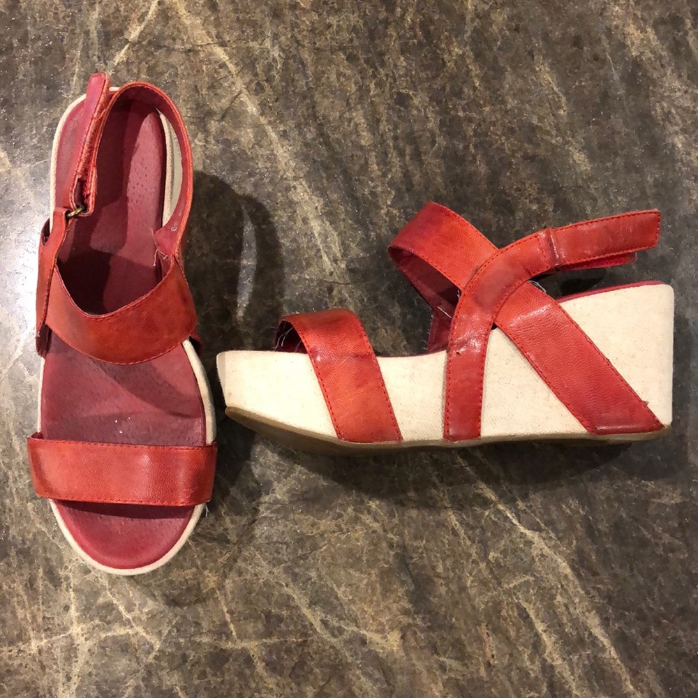 Red Antelope Sandals. Size 39